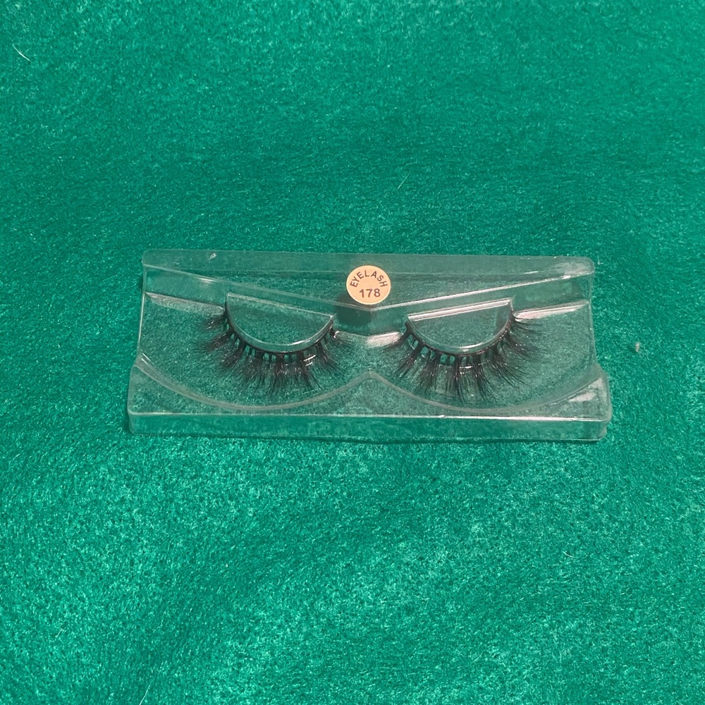 Lashes - Picture 2 of 2